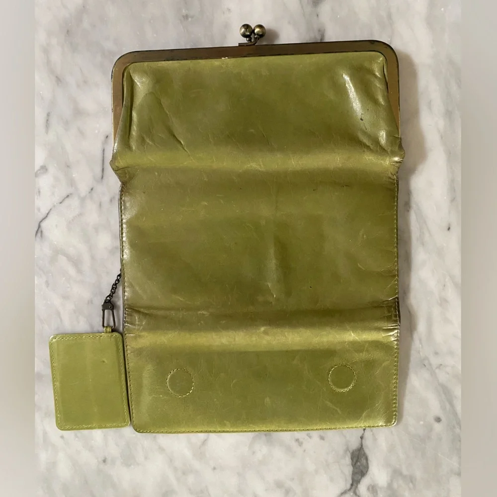 Hobo Women’s Leather Wallet - Light Green, Paisley Lining 🌿💫 - Picture 6 of 13
